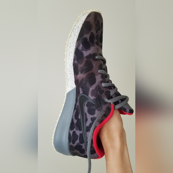 EUC Nike Zoom cheetah print gray black red size 8 - Picture 4 of 12